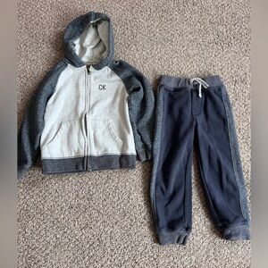 Calvin klien boys gray and navy blue matching sweatsuit outfit set 4T